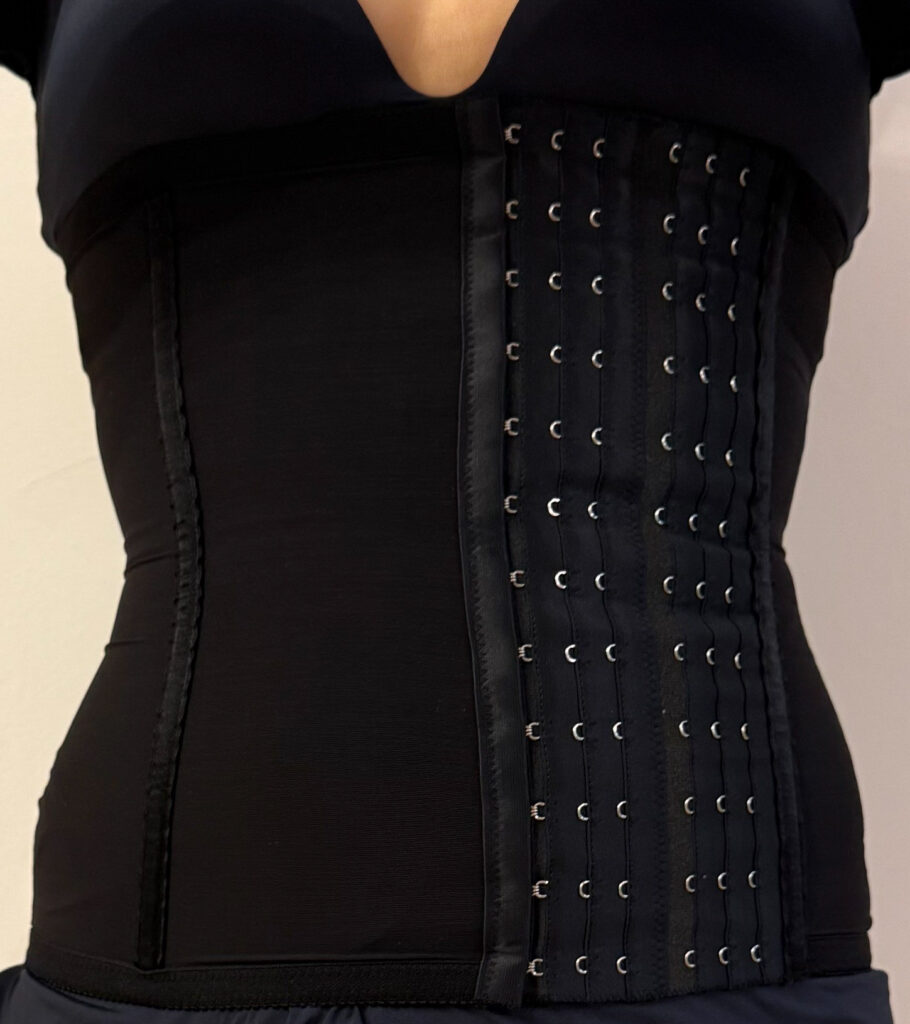 お腹の脂肪吸引